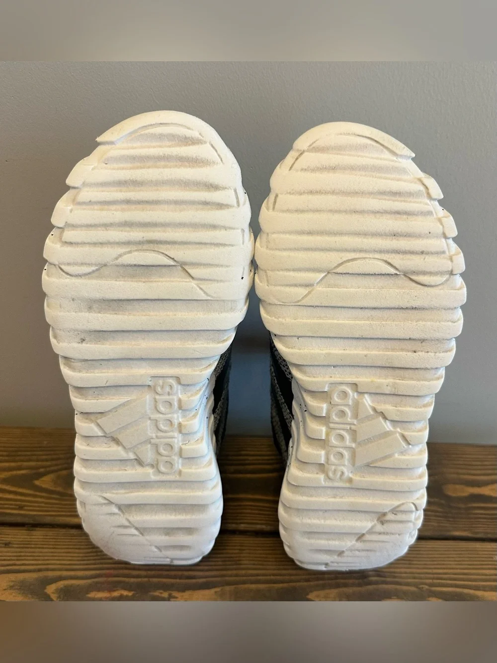 Adidas Kaptir 3.0 Sneakers Black and White Shoes Kids Size 4 or Women’s 5